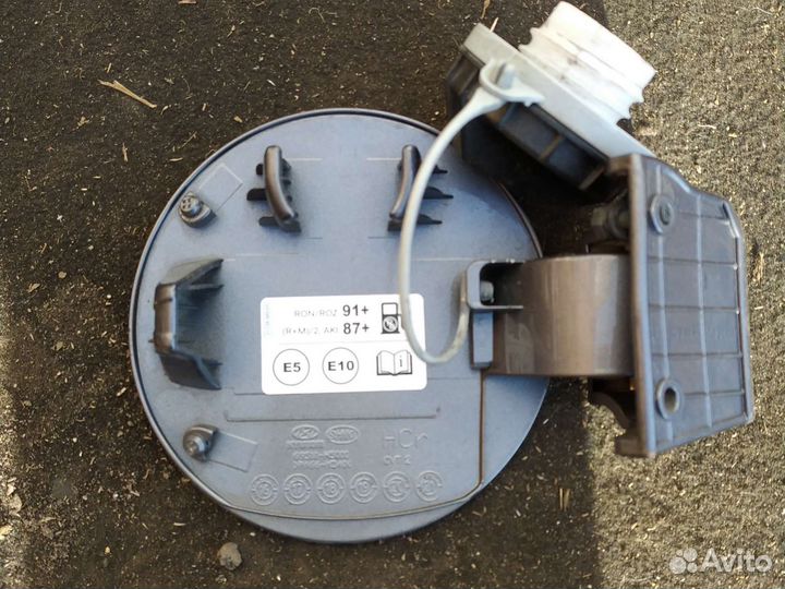 Лючок бензобака hyundai solaris 2