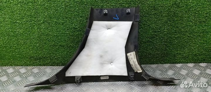 Обшивка стойки багажника Jeep Grand Cherokee Левая