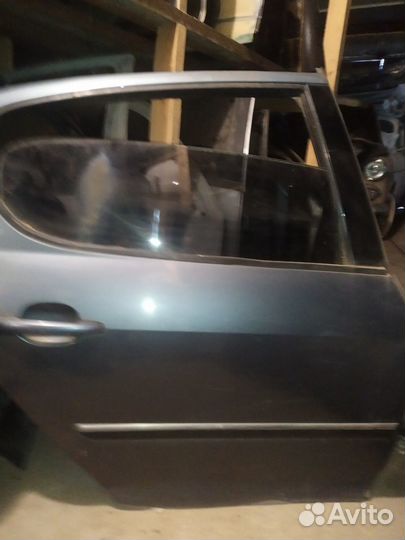 Peugeot 407 дверь задняя правая
