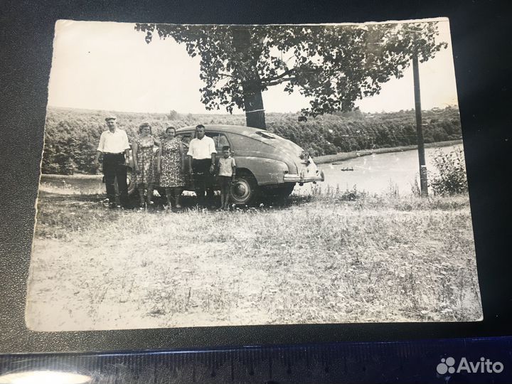 Старый автомобиль машина 1968 вода природа семья
