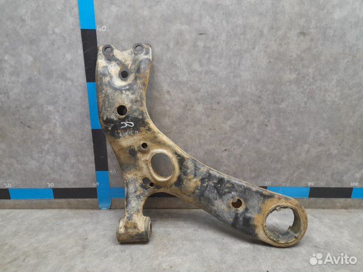 Рычаг подвески передний правый Toyota Corolla E140