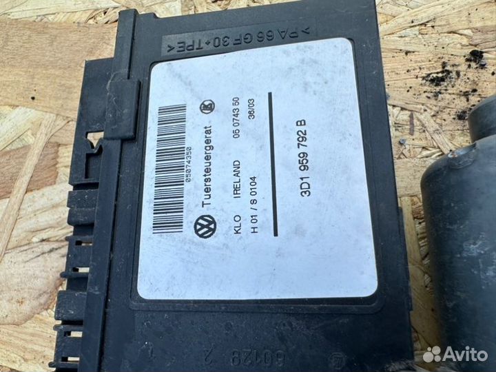 Моторчик стеклоподъёмника передний правый