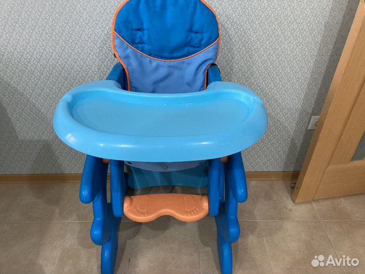 Детский стол и стул для кормления
