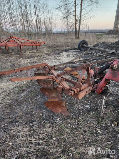 Плуг 4х корпусный