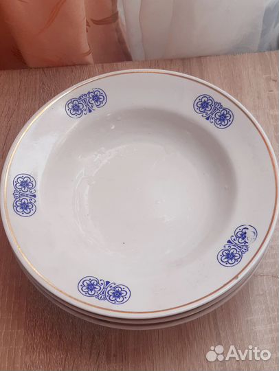 Набор глубоких тарелок