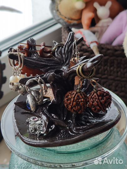 Декоративная подставка для колец и украшений