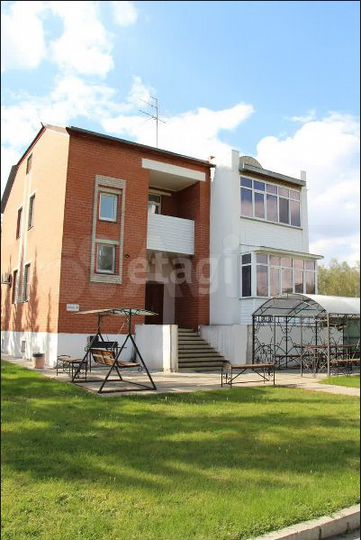 Коттедж 333 м² на участке 8,3 сот.