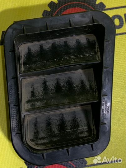 Вентиляционный клапан салона задний правый Kia Rio