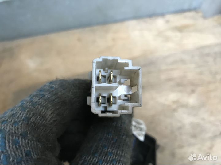 Резистор отопителя Mazda 323F BA Мазда