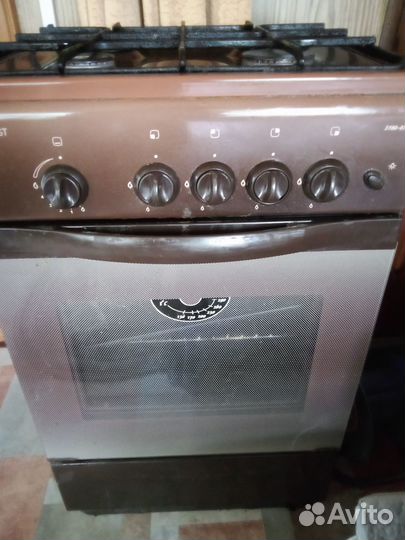 Плита газовая Gefest 3100-07 в рабочем состоянии