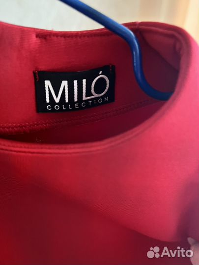 Женский костюм с юбкой