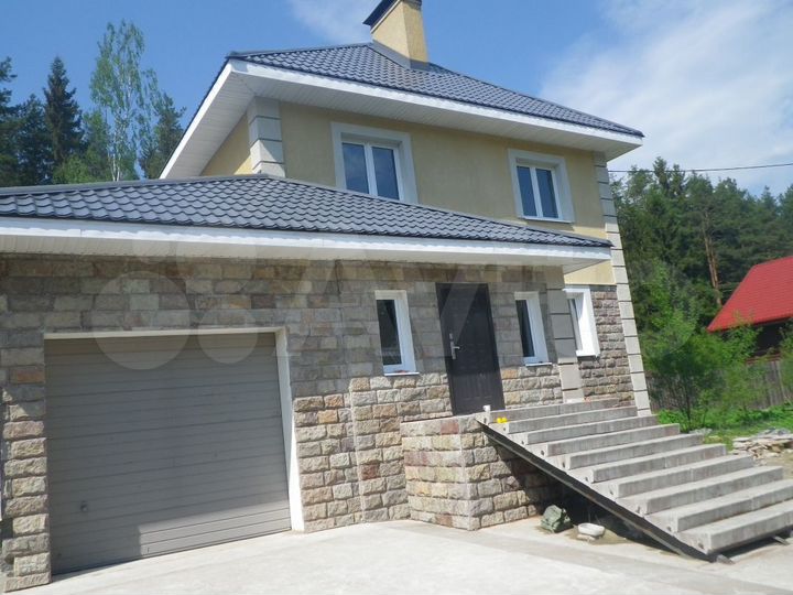 Дом 295 м² на участке 12 сот.