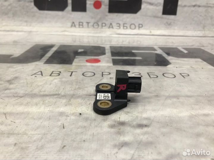 Датчик удара передний правый Infiniti Fx35 S51 3.5