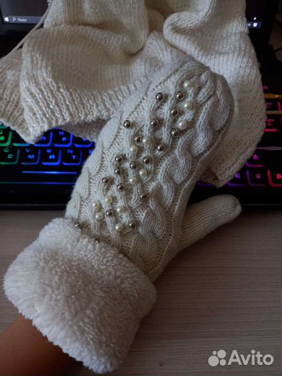 Варежки женские вязаные