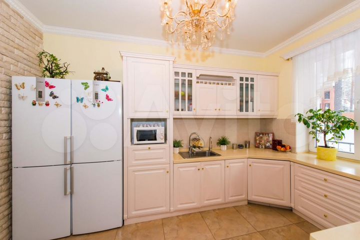 Коттедж 284 м² на участке 15 сот.