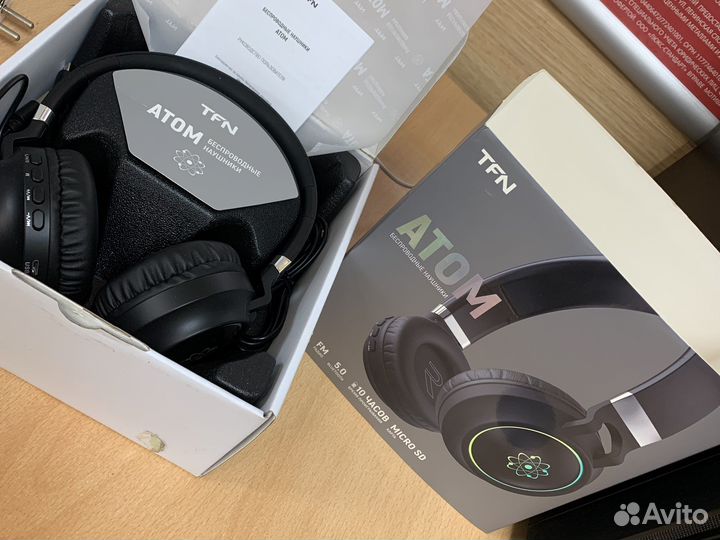 Наушники атом