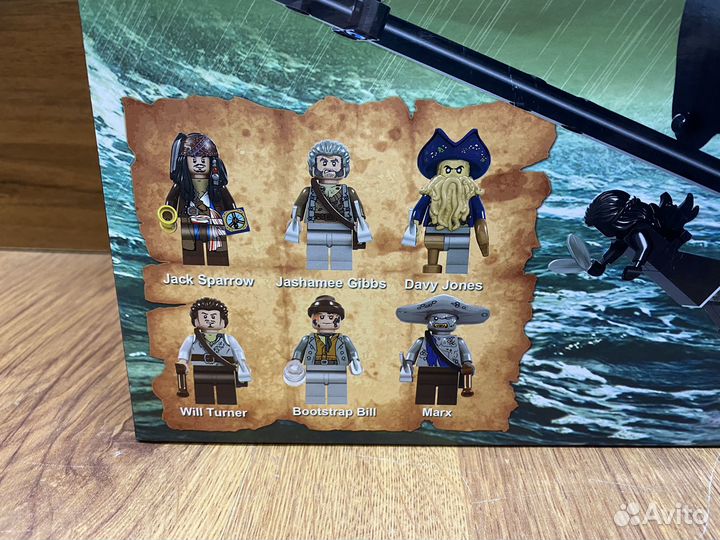 Конструктор Пираты Карибского моря черная жемчужин