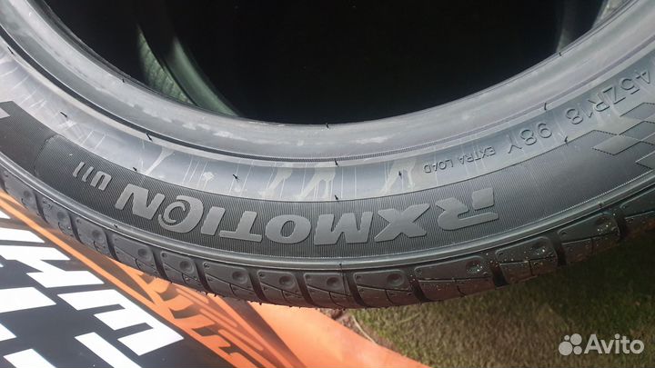 RoadX RXMotion U11 235/45 R18 98Y