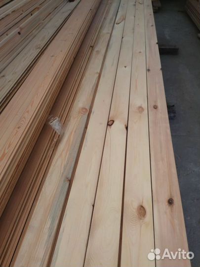 Доски из сосны, прочные и надежные материалы для строительства