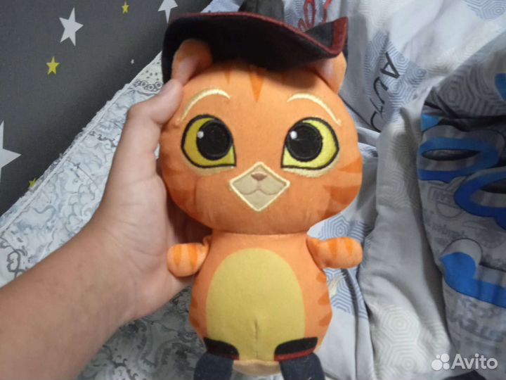 Игрушка из мультфильма кот в сапогах спогах