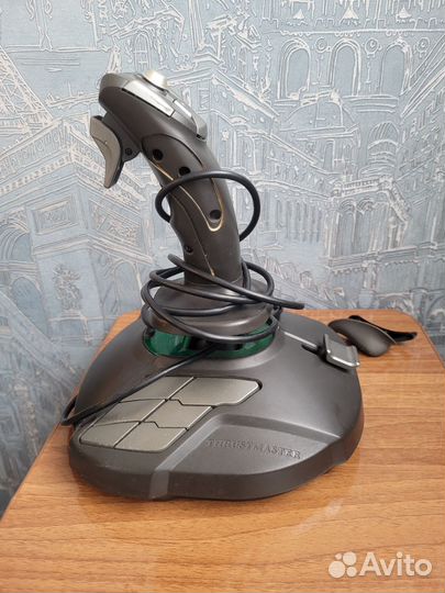 Джойстик thrustmaster
