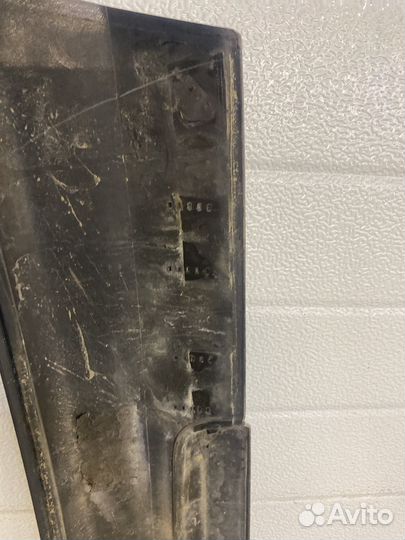 Накладка крышки Range Rover Sport 1