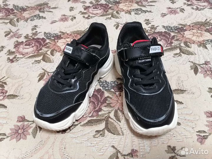 Кроссовки детские