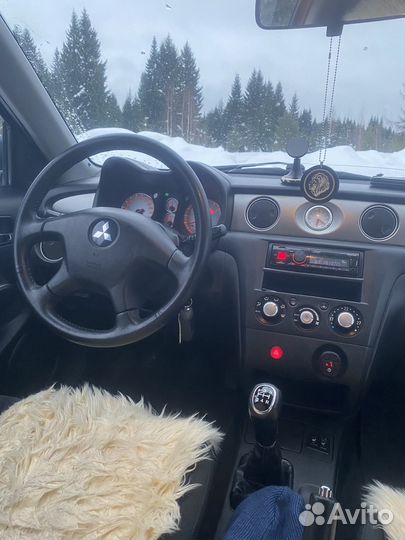 Mitsubishi Outlander 2.4 МТ, 2006, 230 000 км