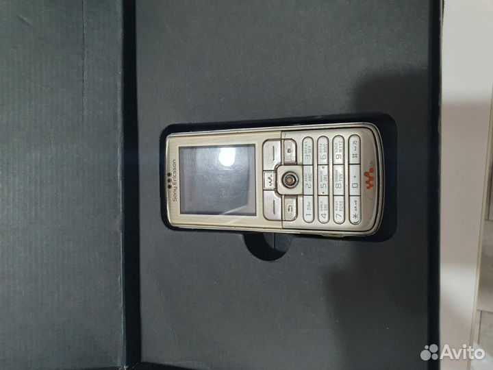 Sony Ericsson W700i