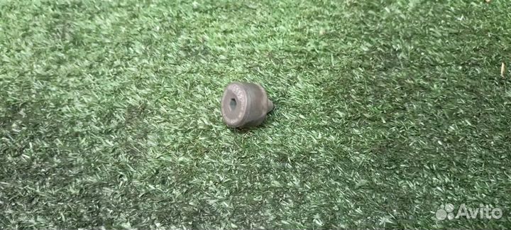 Отбойник капота Audi A4 (B8) 2007-2015