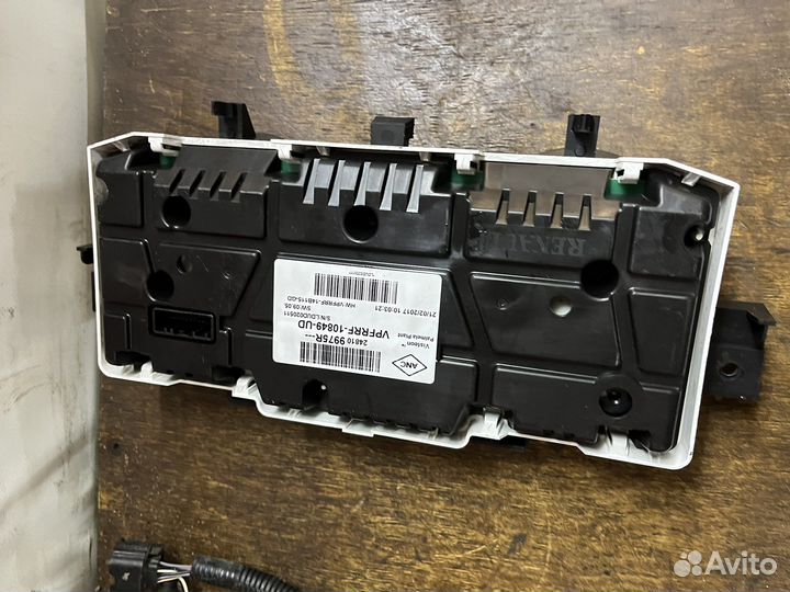 Рено каптюр панель панель приборов