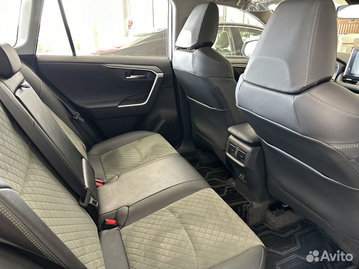 Toyota RAV4 2.0 CVT, 2023