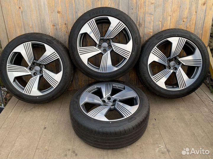 Оригинальные колеса Audi E-Tron R21