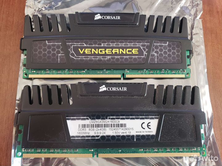 Оперативная память corsair vengeance 16Гб