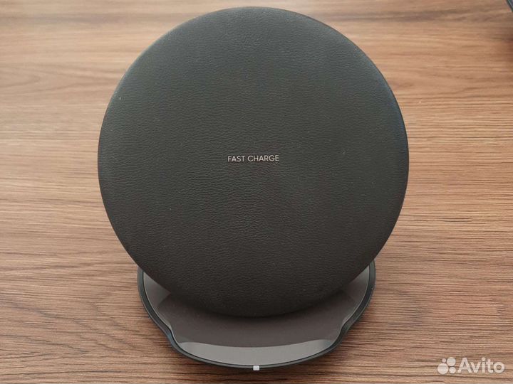 Беспроводная зарядка: Samsung Fast Charge