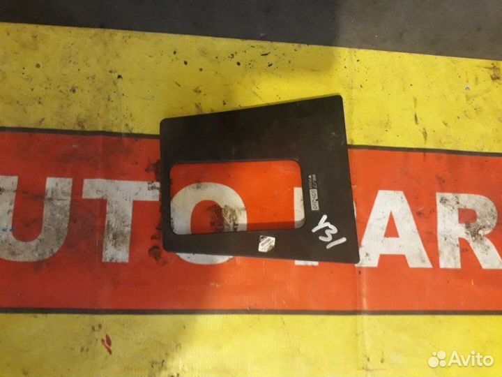 Консоль кпп Nissan Gloria Y31 VG20DTV