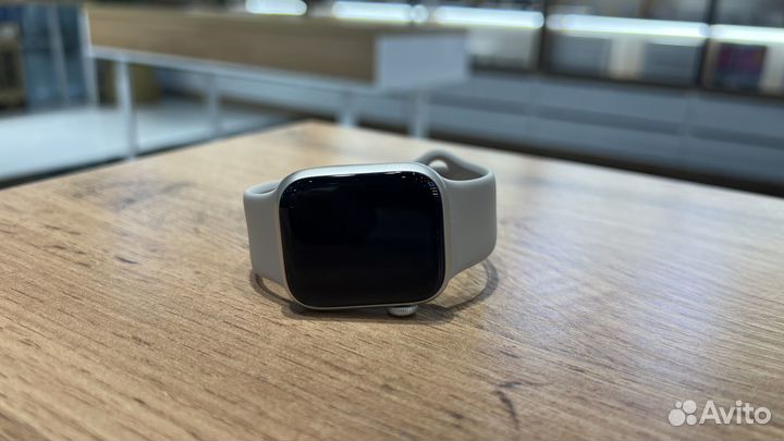 Apple Watch 8 41mm Starlight