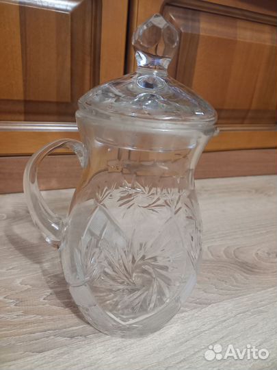 Хрустальный кувшин с крышкой