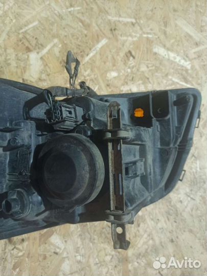 Фара правая Volvo XC 90