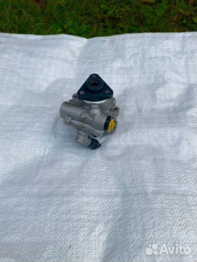 Насос гидроусилителя BMW 32411094965