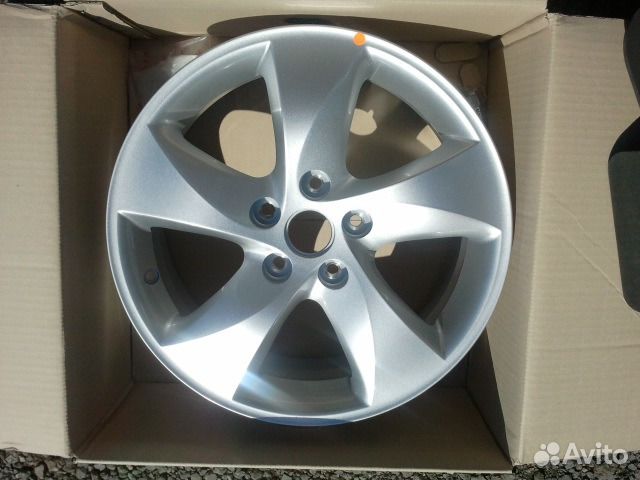 Оригинальные новые литые диски R17 Kia Carens