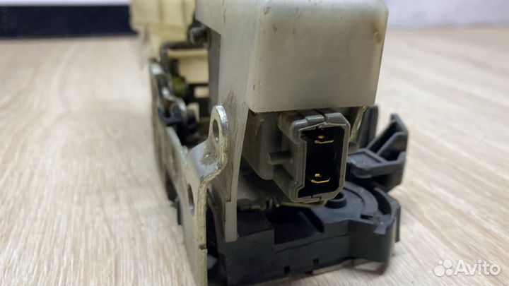 Замок Двери Передний Левый Renault Symbol