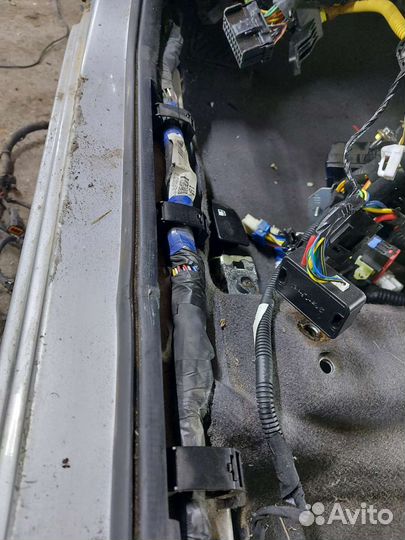 Резинка проёма двери Киа Рио 2