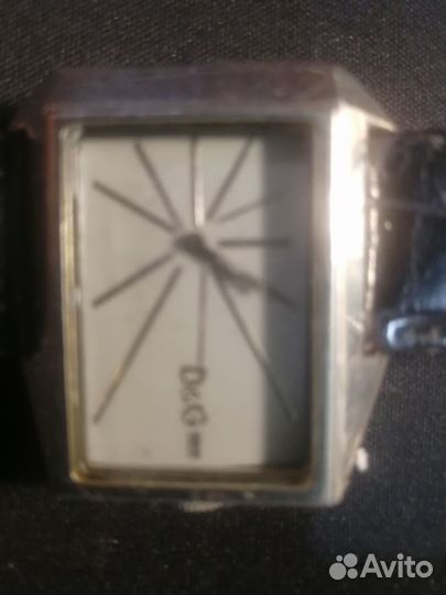 Часы дольче-габбана, прямоугольной формы,со смещён