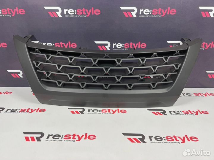 Решетка радиатора Toyota Fortuner с 16 TRD N2079