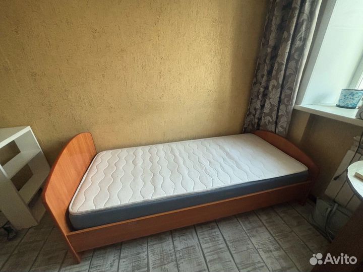 Кровать с матрасом бу