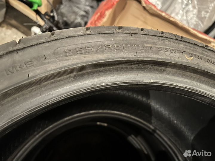 Arivo Ultra ARZ5 255/35 R19 96W