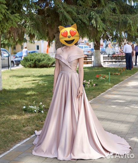 Вечернее платье