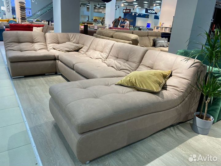 Большой угловой диван,новый