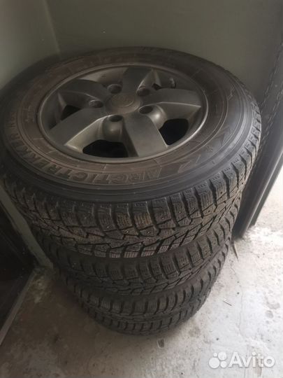 Maxxis ArcticTrekker NS3 225/75 R16